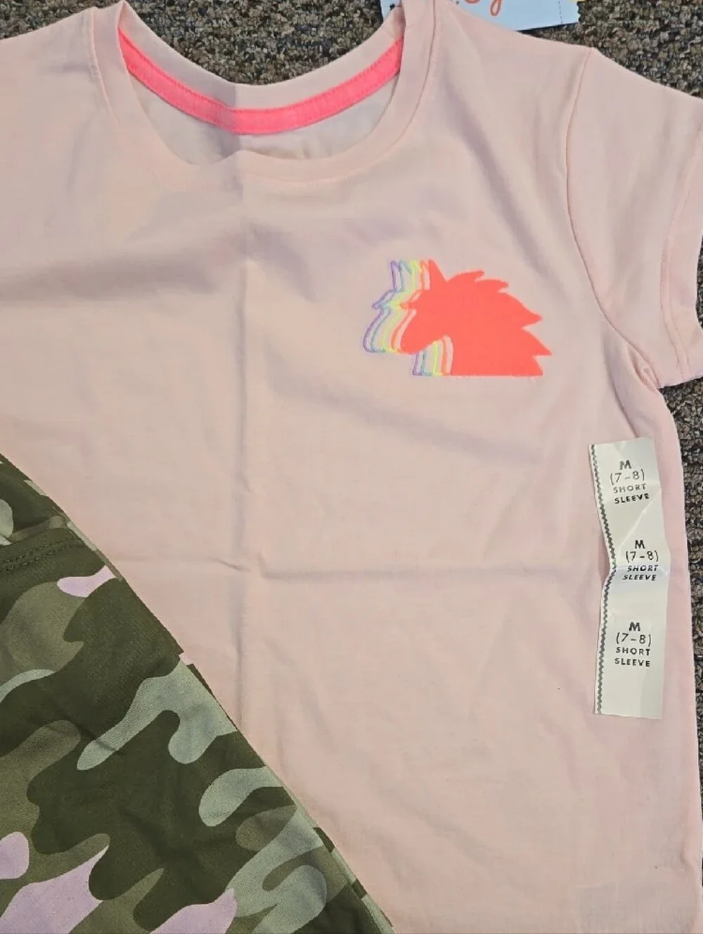Girls 7/8 Outfit - Cat & Jack Pink Tee with Green and Pink Camo Joggers